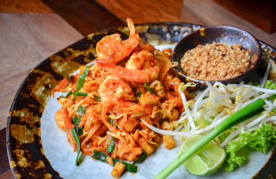 Asiatisk wok med räkor