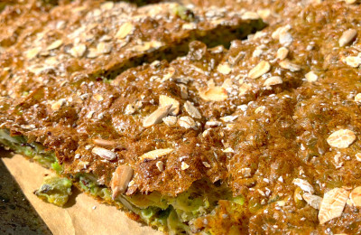 Grönt bröd med ärtor och pumpakärnor