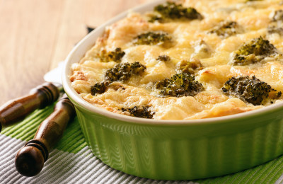 Köttfärsgratäng med ädelost och broccoli